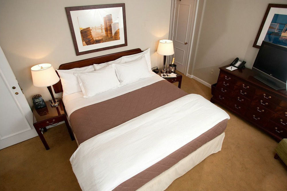 איסטון The Tidewater Inn מראה חיצוני תמונה