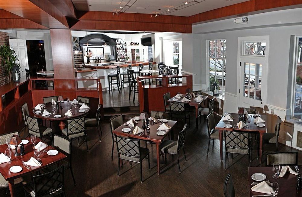 איסטון The Tidewater Inn מראה חיצוני תמונה